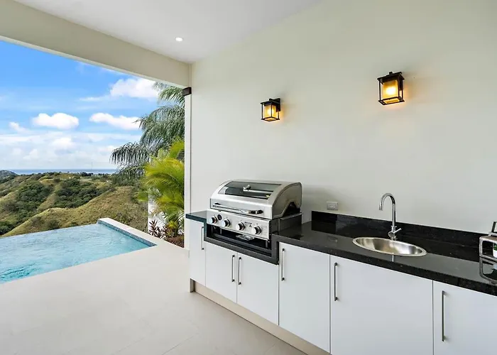 Mountaintop 4-bedroom With Pool Huge Views Сasa de vacaciones *