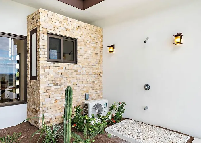 Mountaintop 4-bedroom With Pool Huge Views *