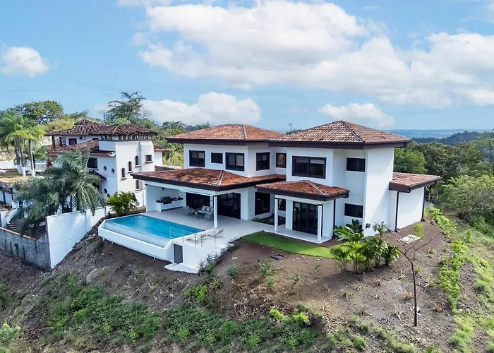 Mountaintop 4-bedroom With Pool Huge Views * Carpintero