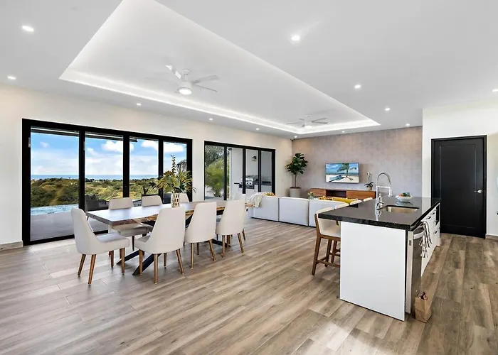 Mountaintop 4-bedroom With Pool Huge Views Carpintero