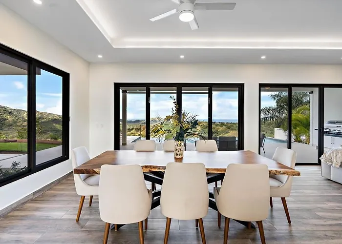Mountaintop 4-bedroom With Pool Huge Views Сasa de vacaciones *